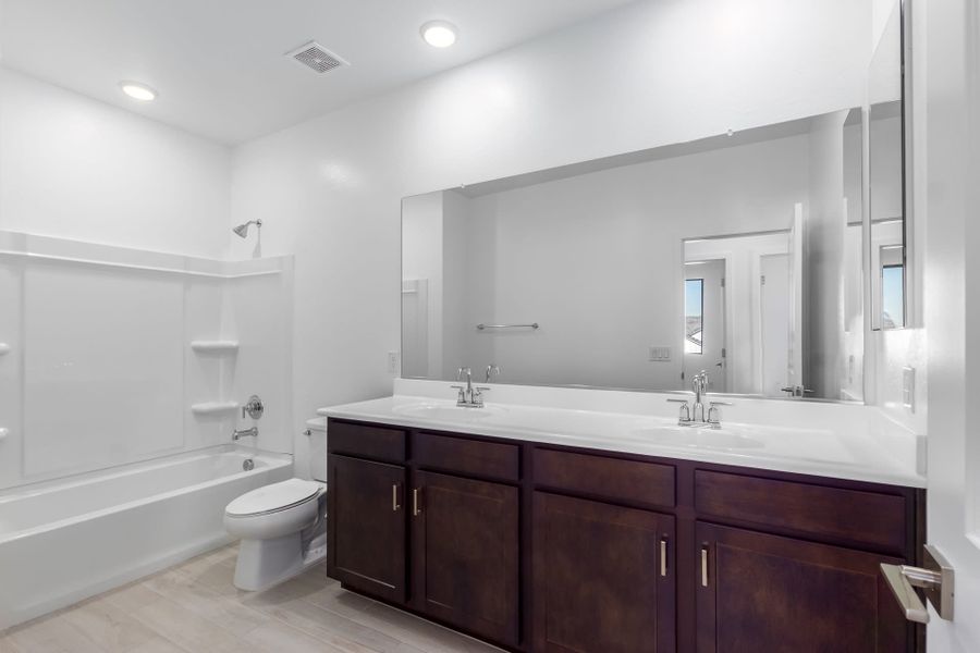 Bathroom 2 | Lot 87 | Limetta | Harvest at Citrus Park | New Homes in Goodyear, AZ | Landsea Homes