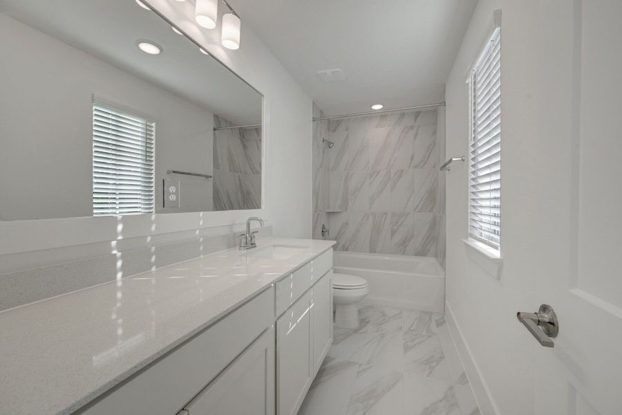 Owner's Bathroom Owner's Bathroom