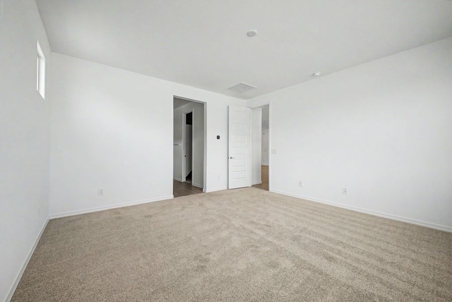 Spacious, unfurnished interior of a new home in Las Ventanas, Goodyear (Image 12).