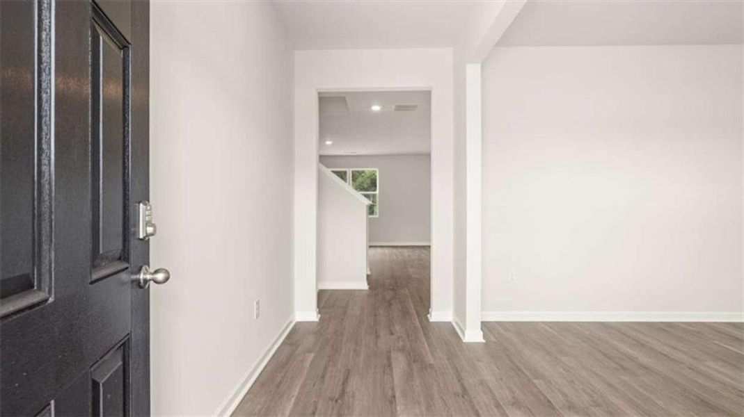 Spacious, unfurnished interior of a new home in Cedar Ridge - Locust Grove Station, Locust Grove (Image 9).