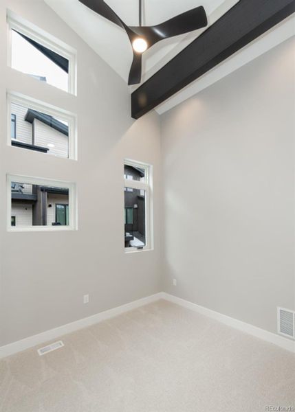 Spacious, unfurnished interior of a new home in , Winter Park (Image 33).