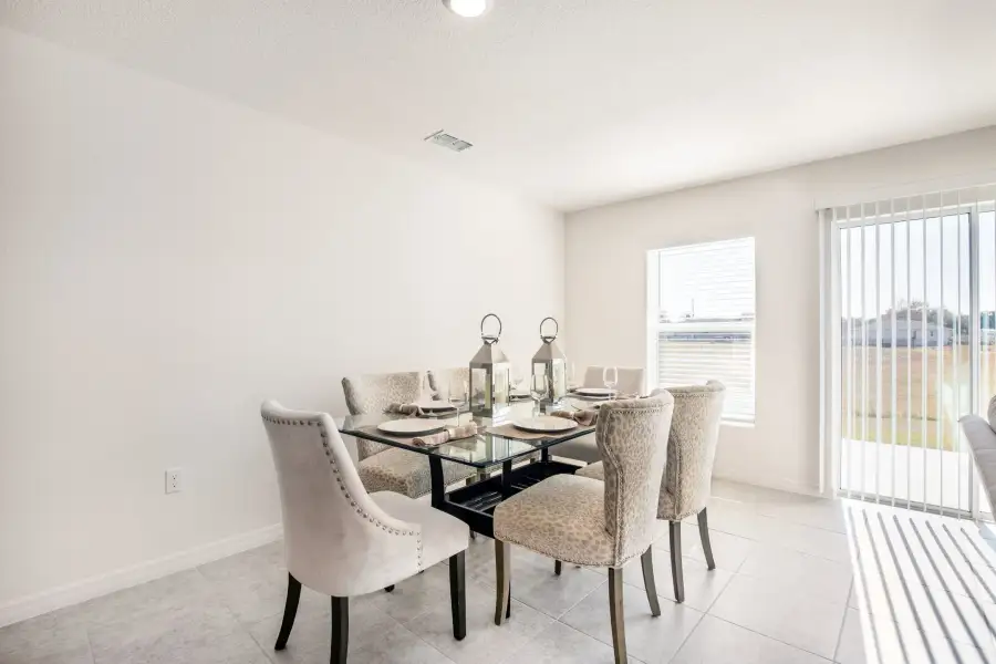 Furnished interior view inside a new home in Port St. Lucie, Port St. Lucie (Image 7).