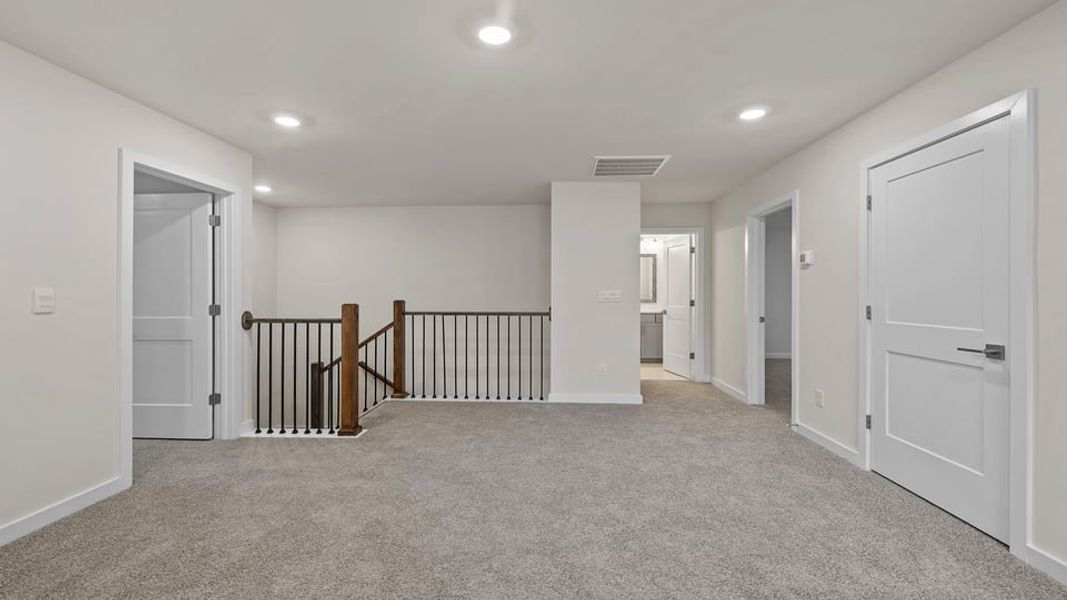 Spacious, unfurnished interior of a new home in Cottonwood Ridge, Piedmont (Image 21). Spacious, unfurnished interior of a new home in Cottonwood Ridge, Piedmont (Image 21).