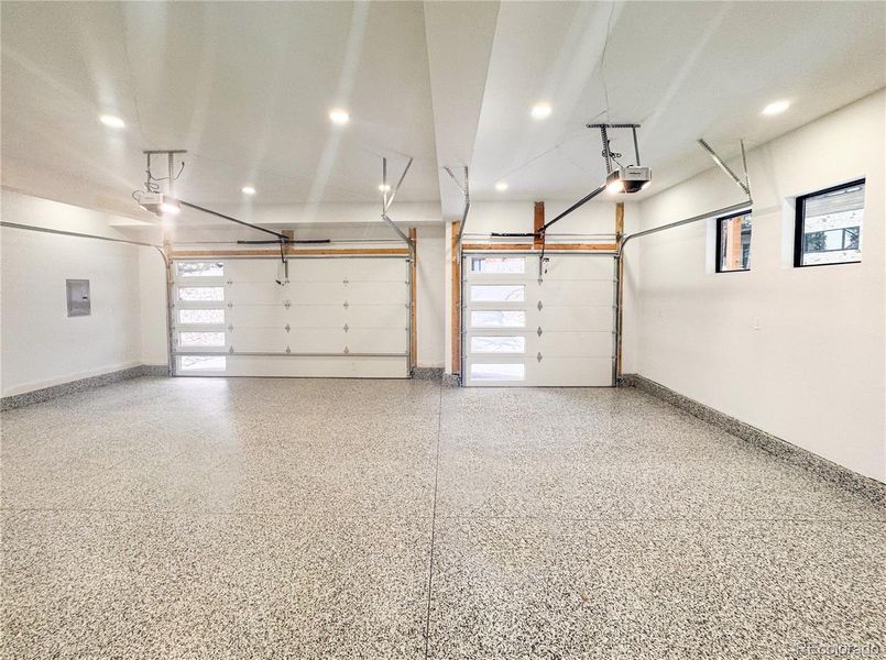 Spacious, unfurnished interior of a new home in , Evergreen (Image 21).