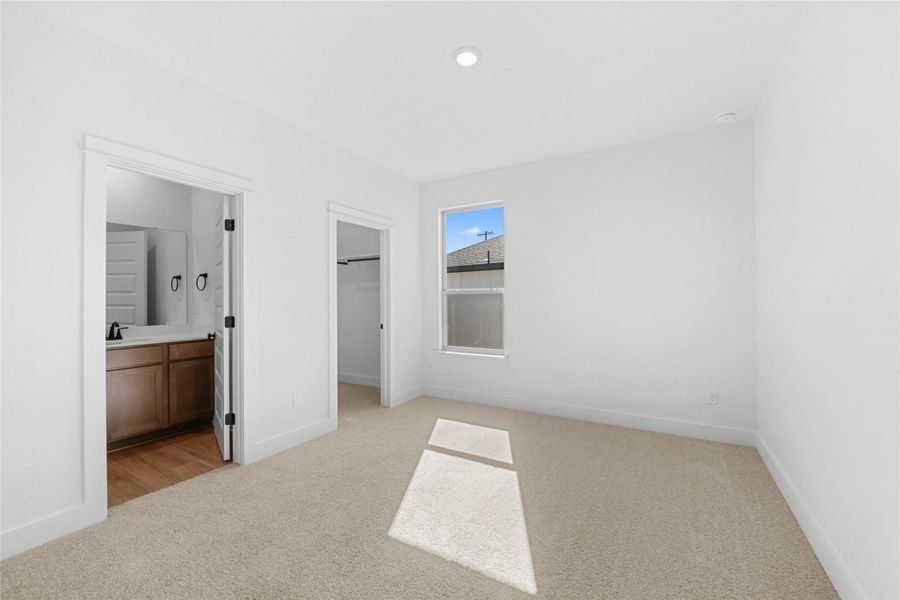 Please Note: These interior photos are not of the actual home but are of a completed one with a simialr floor plan. Finishes, features, and layouts may vary. Please Note: These interior photos are not of the actual home but are of a completed one with a simialr floor plan. Finishes, features, and layouts may vary.