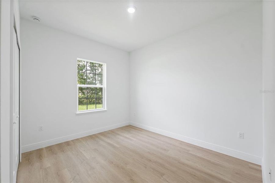 Spacious, unfurnished interior of a new home in , Ocala (Image 12).