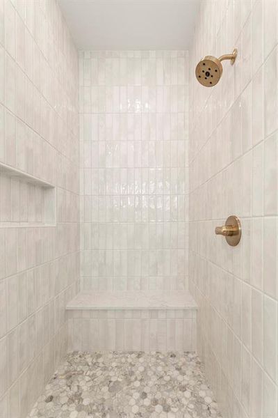 35. 2801 Little Current - Bath (3)