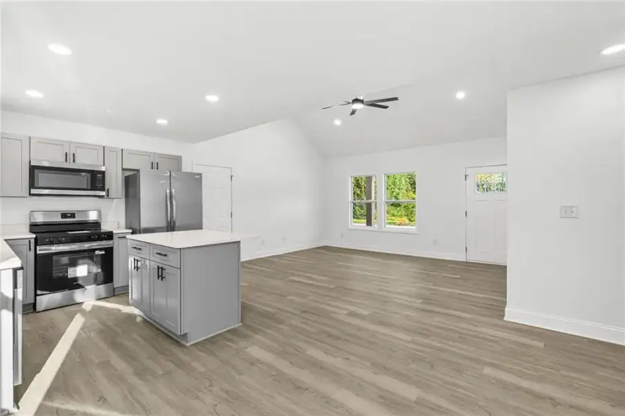 Spacious, unfurnished interior of a new home in , Conyers (Image 20).