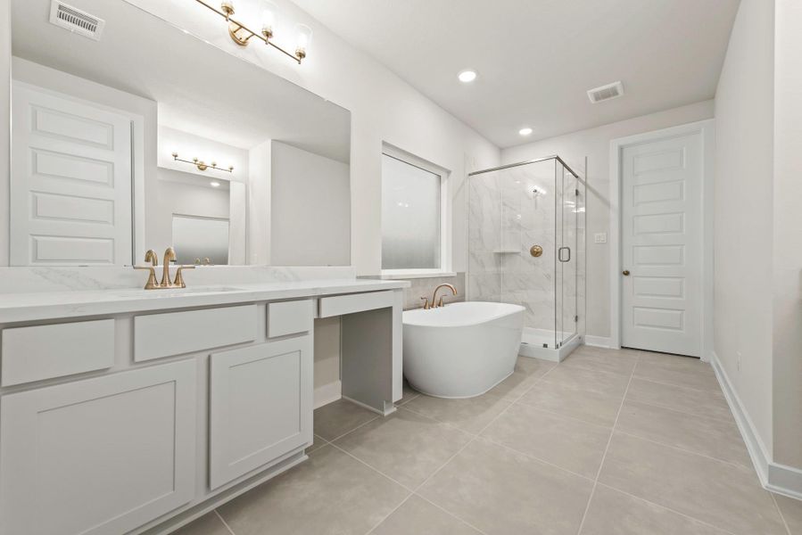 Representative image. Features, selections and colors may vary.