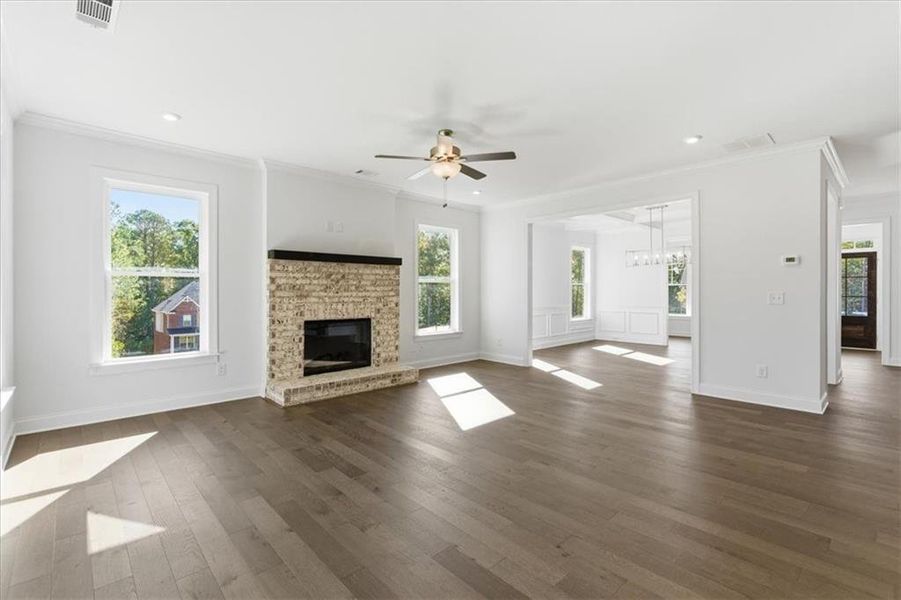 Spacious, unfurnished interior of a new home in The Estates at Hurricane Pointe, Douglasville (Image 19).