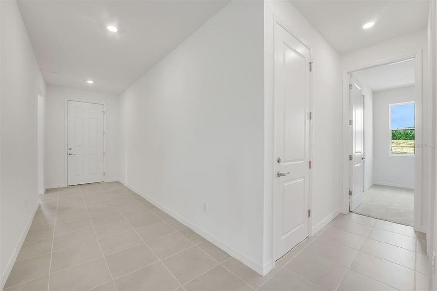 Spacious, unfurnished interior of a new home in Tuscan Hills, Dade City (Image 33).