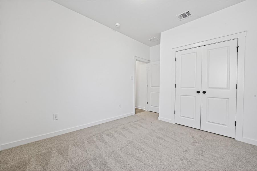 Spacious, unfurnished interior of a new home in Mostyn Springs, Magnolia (Image 34).