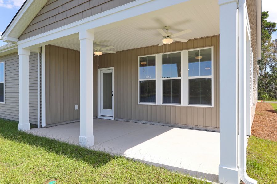 Exterior details and patio area of a home in Arcadia, Myrtle Beach (Image 26).