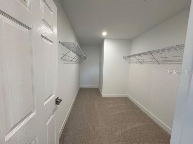Spacious, unfurnished interior of a new home in Harrell Oaks, Orlando (Image 7).