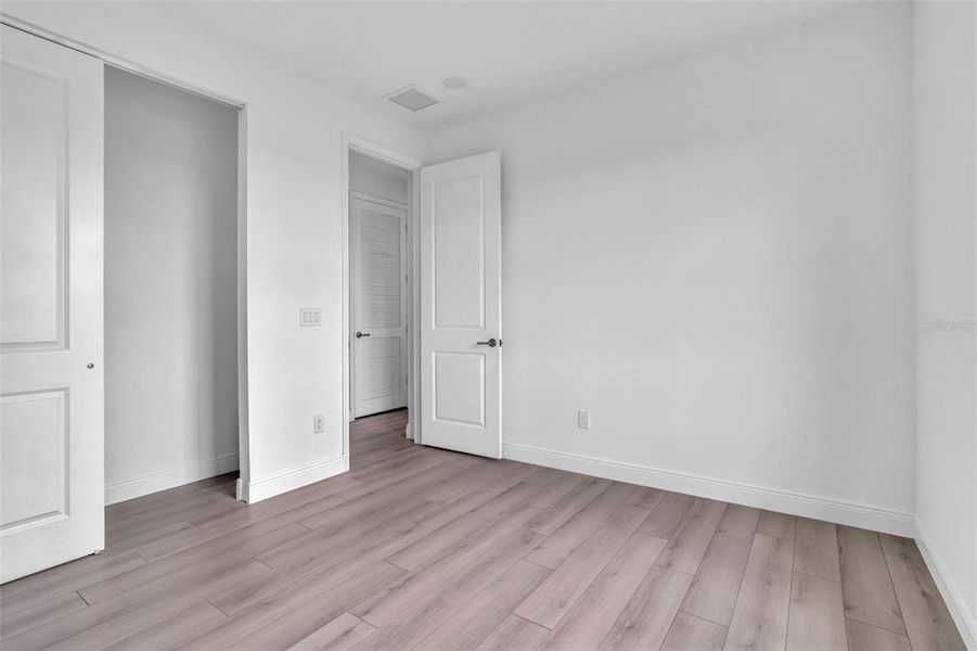 Spacious, unfurnished interior of a new home in , Okeechobee (Image 27).