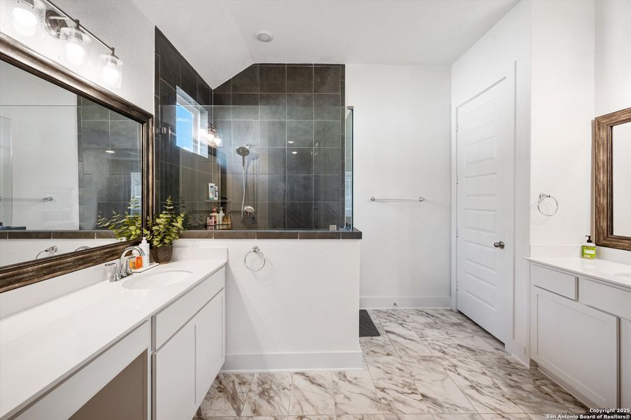 Furnished interior view inside a new home in Mesa Western, Cibolo (Image 13).