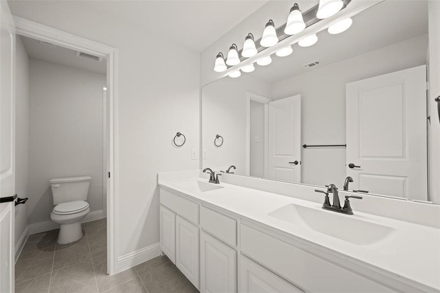 124 Red Fox- Bathroom-1