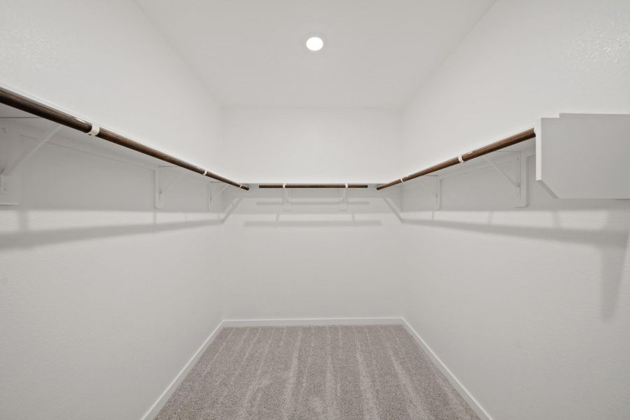 Spacious, unfurnished interior of a new home in Valor Park, Bay City (Image 25).