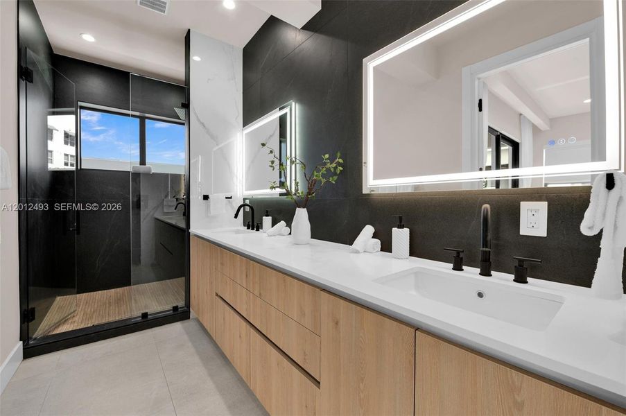 Furnished interior view inside a new home in , Fort Lauderdale (Image 16).