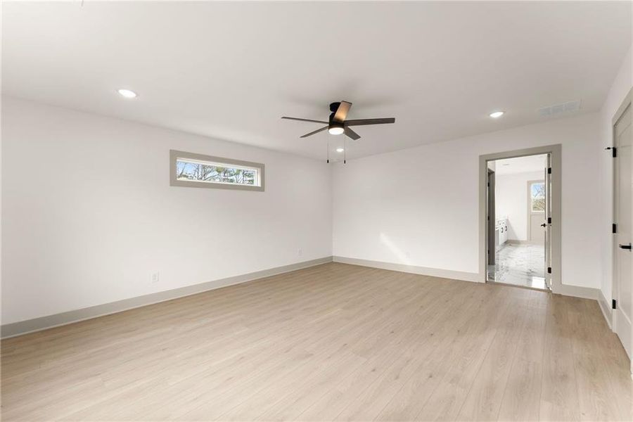 Spacious, unfurnished interior of a new home in , Jefferson (Image 28).