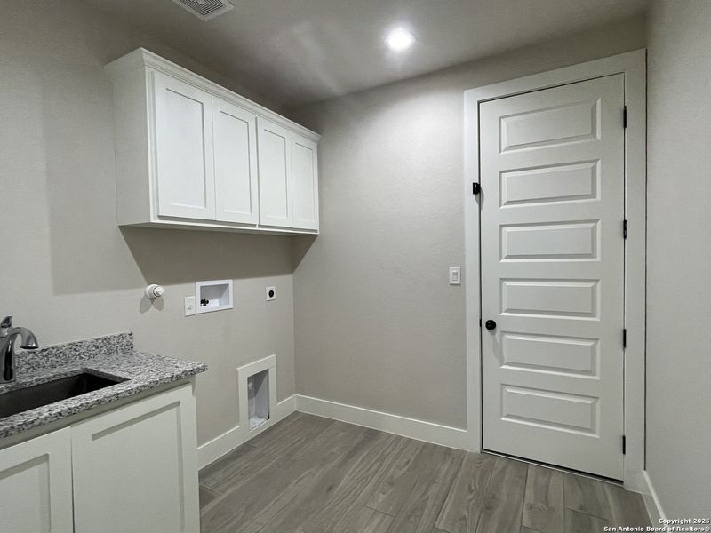 Image 32 of a home in .