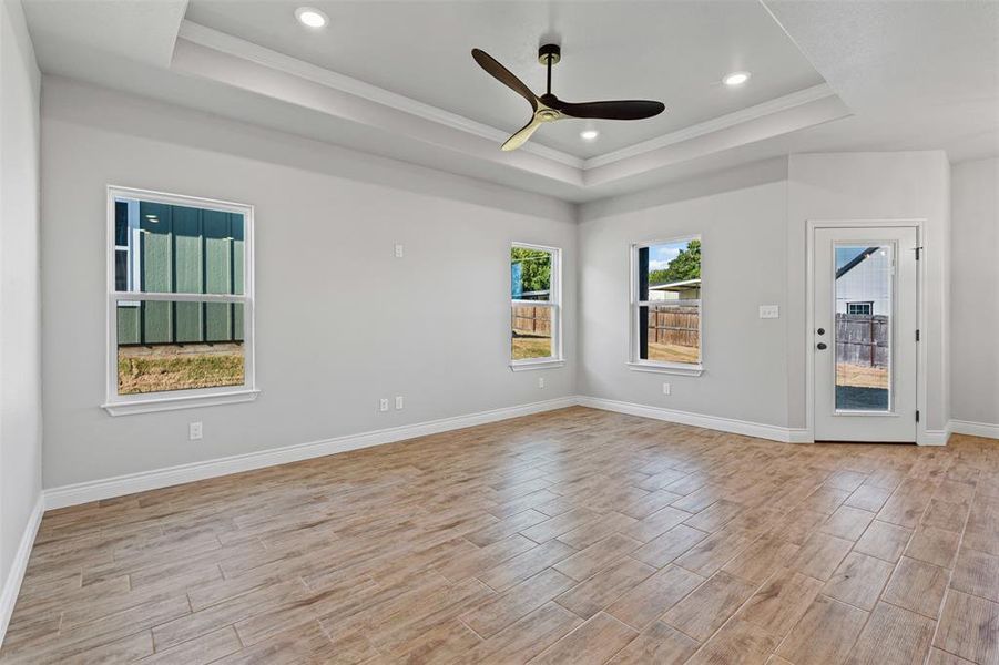 Spacious, unfurnished interior of a new home in , Granbury (Image 38).