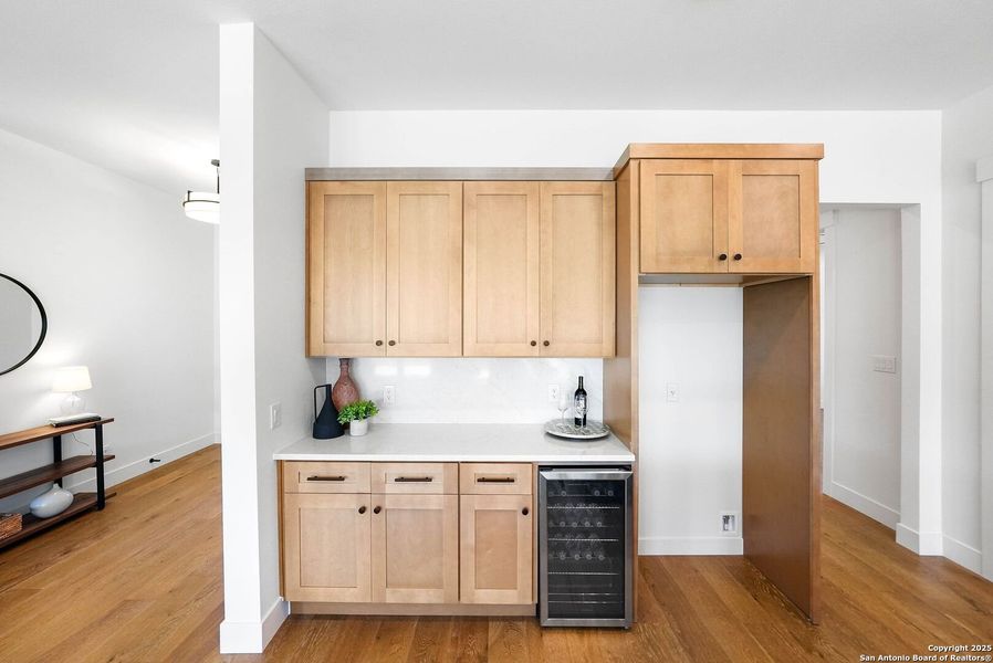Furnished interior view inside a new home in , Bandera (Image 29).