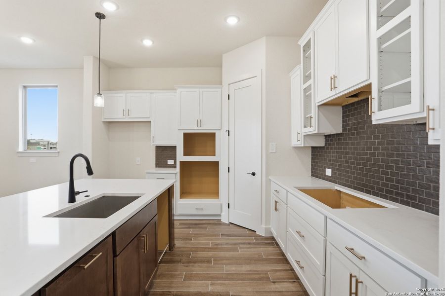 Furnished interior view inside a new home in Haby Hill 50s, San Antonio (Image 18).