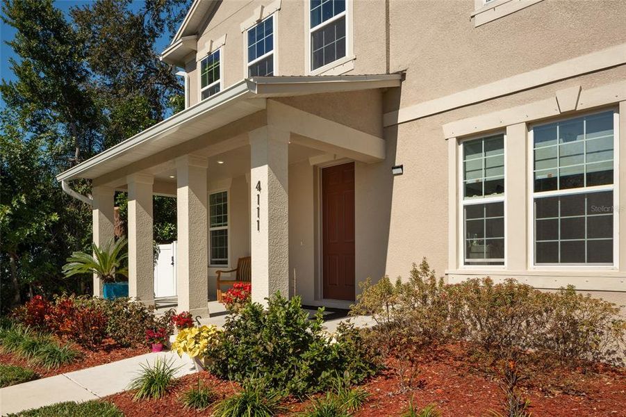 Exterior details and patio area of a home in , St. Petersburg (Image 26).
