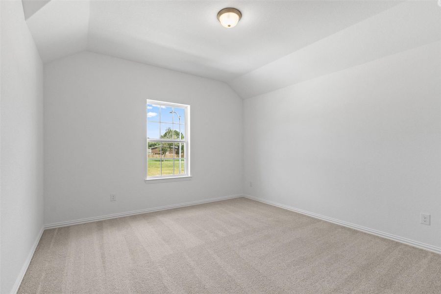Spacious, unfurnished interior of a new home in Cypress Green, Tomball (Image 20).