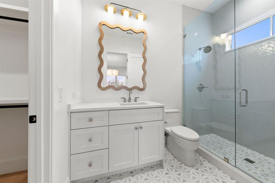 Furnished interior view inside a new home in , Dallas (Image 9).