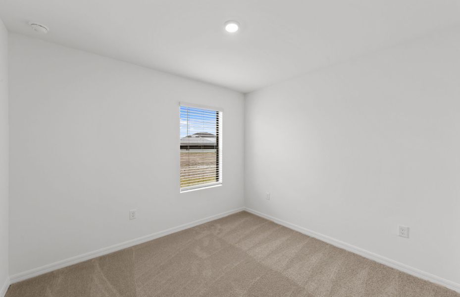 Spacious, unfurnished interior of a new home in Whispering Lakes, Lehigh Acres (Image 22).