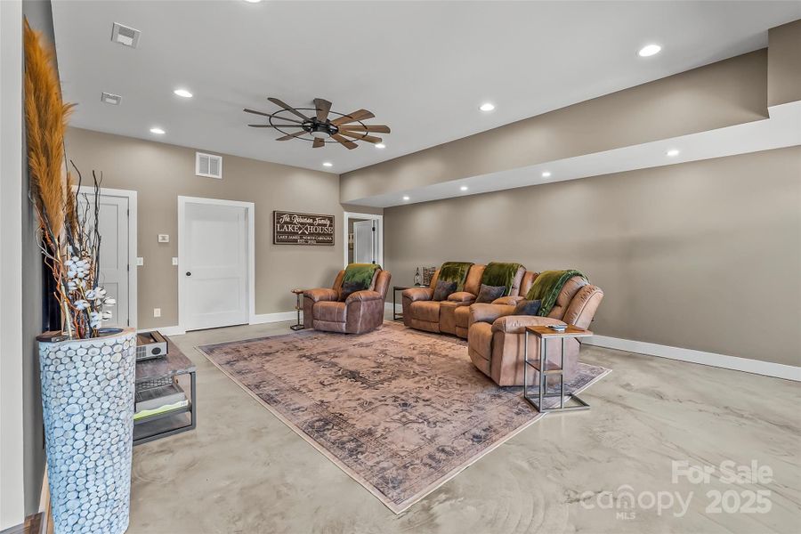 Image 32 of a home in .