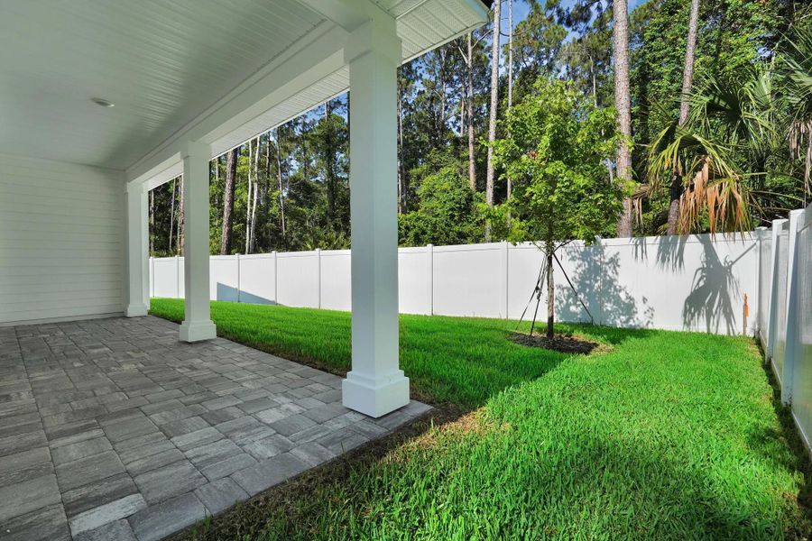 The Egret II Outdoor Living Area