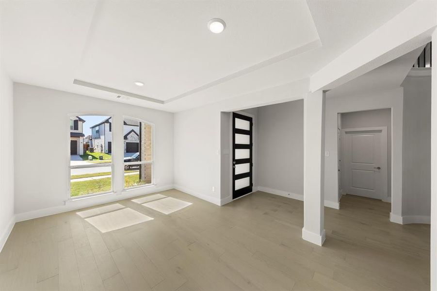 04. 5537 Aiken - Living 04. 5537 Aiken - Living