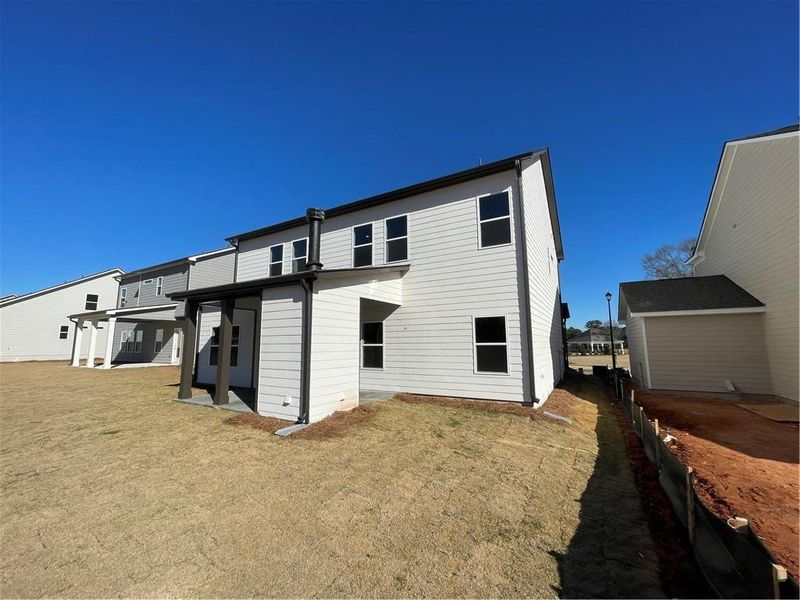 Exterior details and patio area of a home in Summerlin, Winder (Image 21).