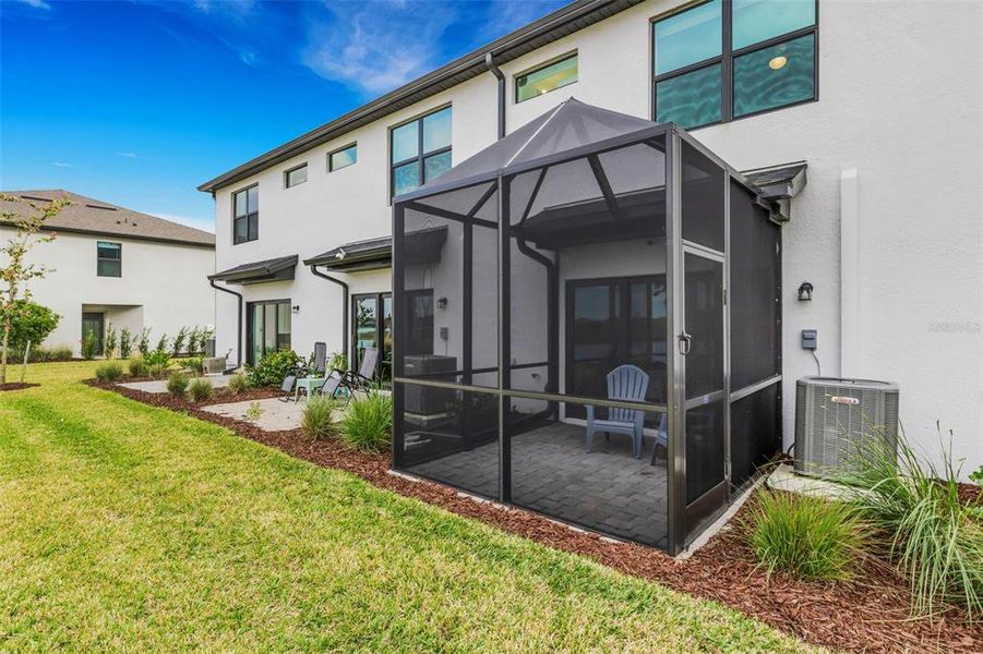 Exterior details and patio area of a home in , Sarasota (Image 4).