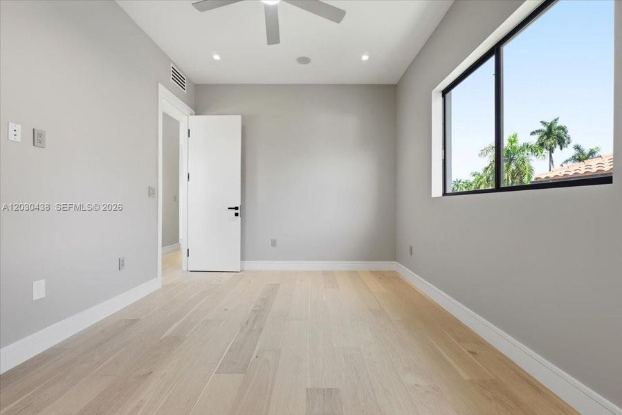 Spacious, unfurnished interior of a new home in , Hollywood (Image 48).