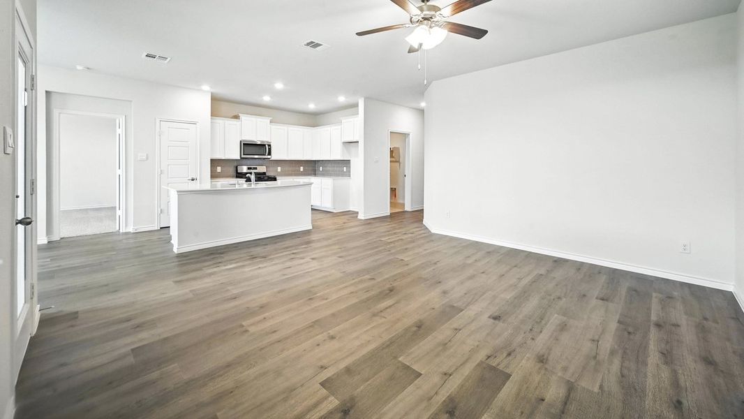 Spacious, unfurnished interior of a new home in Trailstone, Caddo Mills (Image 29). Spacious, unfurnished interior of a new home in Trailstone, Caddo Mills (Image 29).