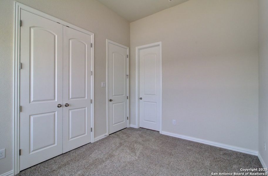 Spacious, unfurnished interior of a new home in The Crossvine, Schertz (Image 17). Spacious, unfurnished interior of a new home in The Crossvine, Schertz (Image 17).