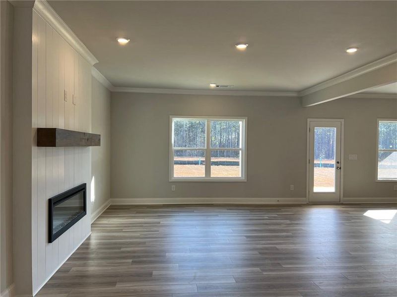 Spacious, unfurnished interior of a new home in Crofton Place Enclave, Snellville (Image 25).