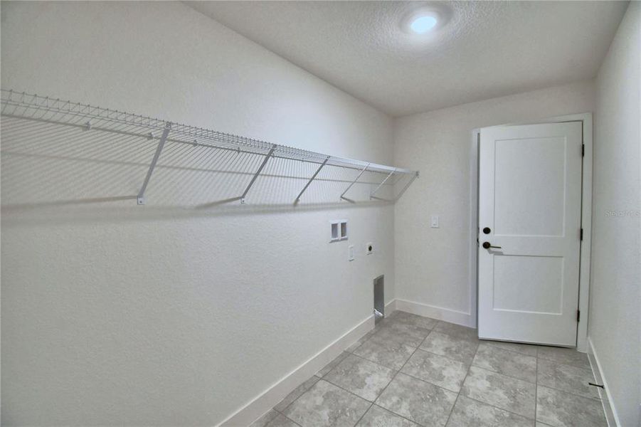 Spacious, unfurnished interior of a new home in Cadence Crossing, Auburndale (Image 46). Spacious, unfurnished interior of a new home in Cadence Crossing, Auburndale (Image 46).