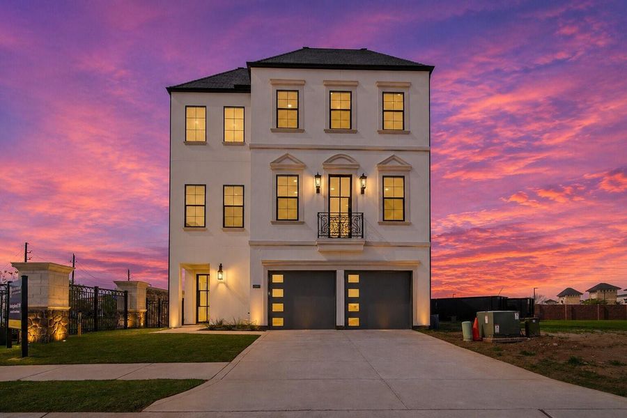The Aida Younis Team presents 4707 Sunset Circle in Riverstone!