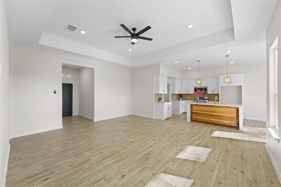 Spacious, unfurnished interior of a new home in , Dallas (Image 28).