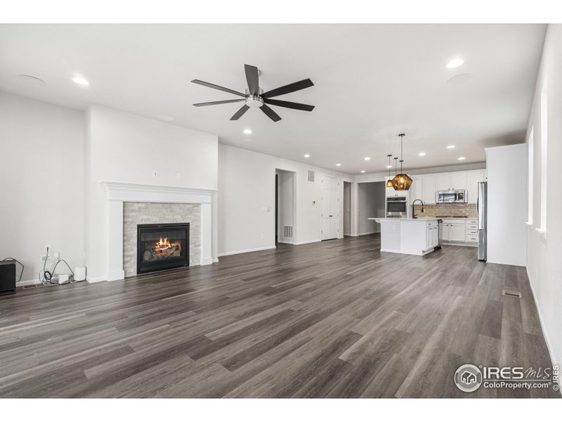 Spacious, unfurnished interior of a new home in , Castle Rock (Image 37).