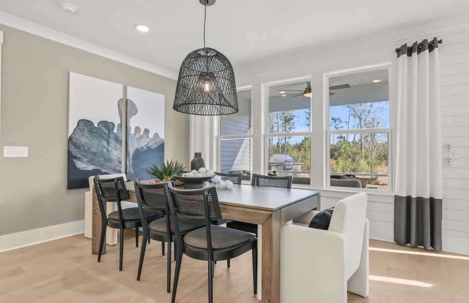 Hosting guests in the dining room, perfect for memorable gatherings and a delightful culinary experience.