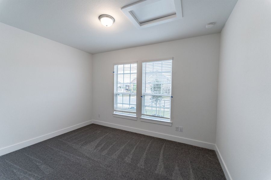 Spacious, unfurnished interior of a new home in Santa Rita Ranch, Georgetown (Image 18).