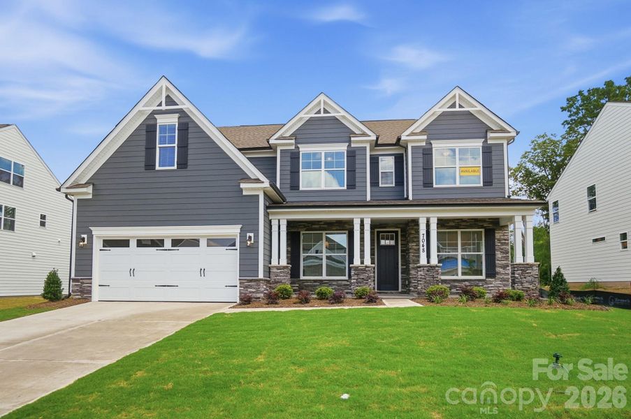 Homesite 172 features a Charleston E floorplan