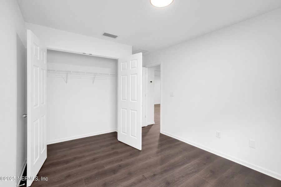 Spacious, unfurnished interior of a new home in , Palatka (Image 18).