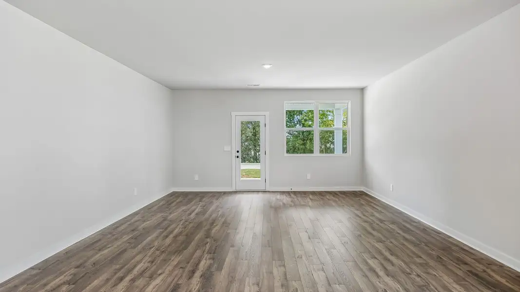 Spacious, unfurnished interior of a new home in Reserve at Hickory Ridge, Columbia (Image 30).